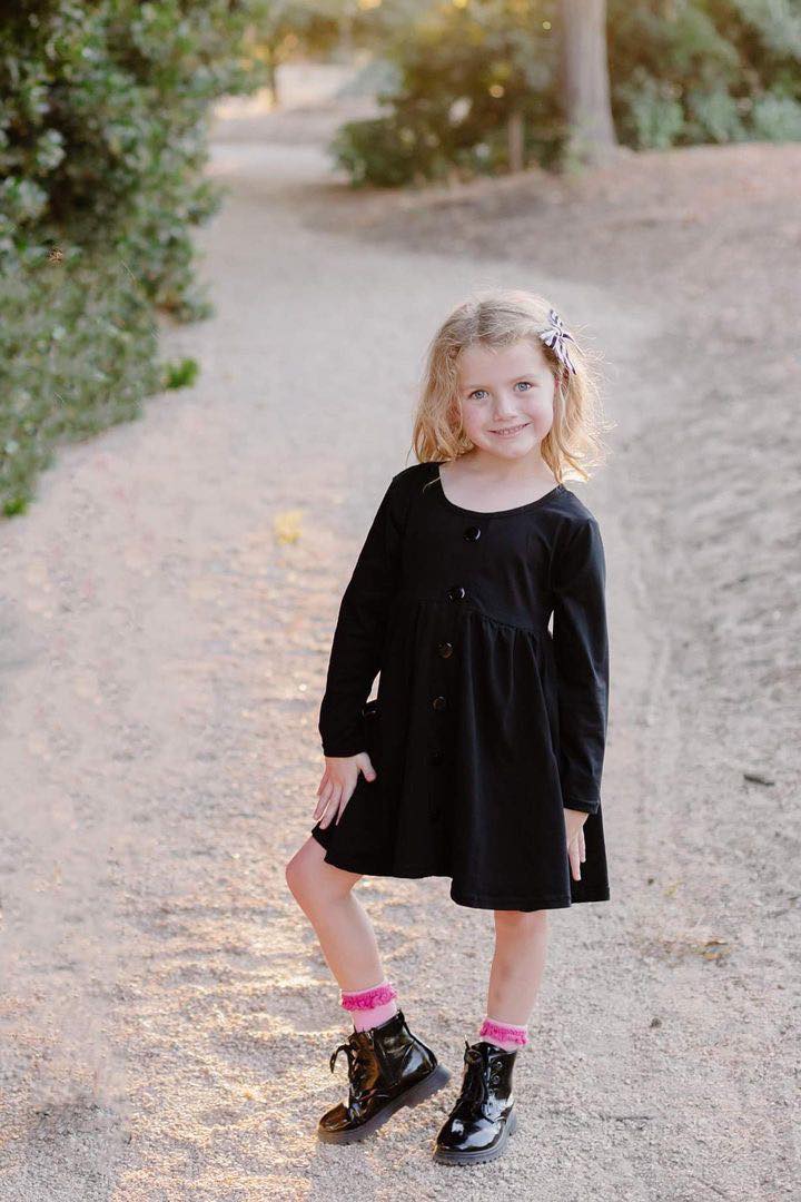 BLACK BUTTONED POCKET DRESS – Hunny Bee Kids – New York (NY), USA