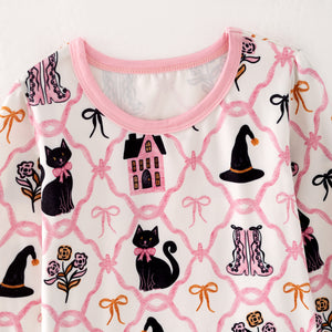 HALLOWEEN SPOOKY PINK PAJAMAS - Halloween2025