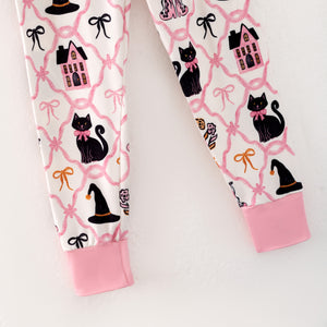 HALLOWEEN SPOOKY PINK PAJAMAS - Halloween2025